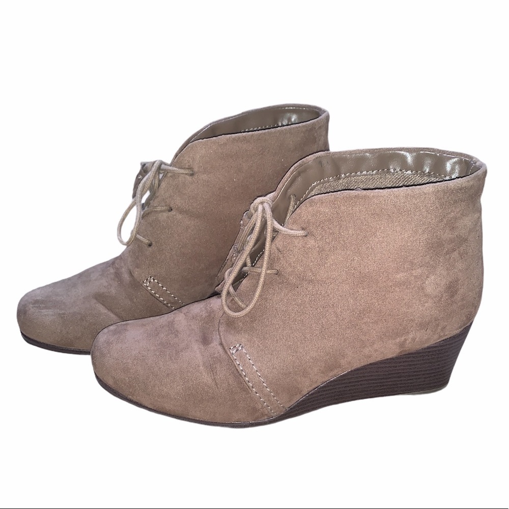 Dr Scholl’s Suede lace up ankle wedges